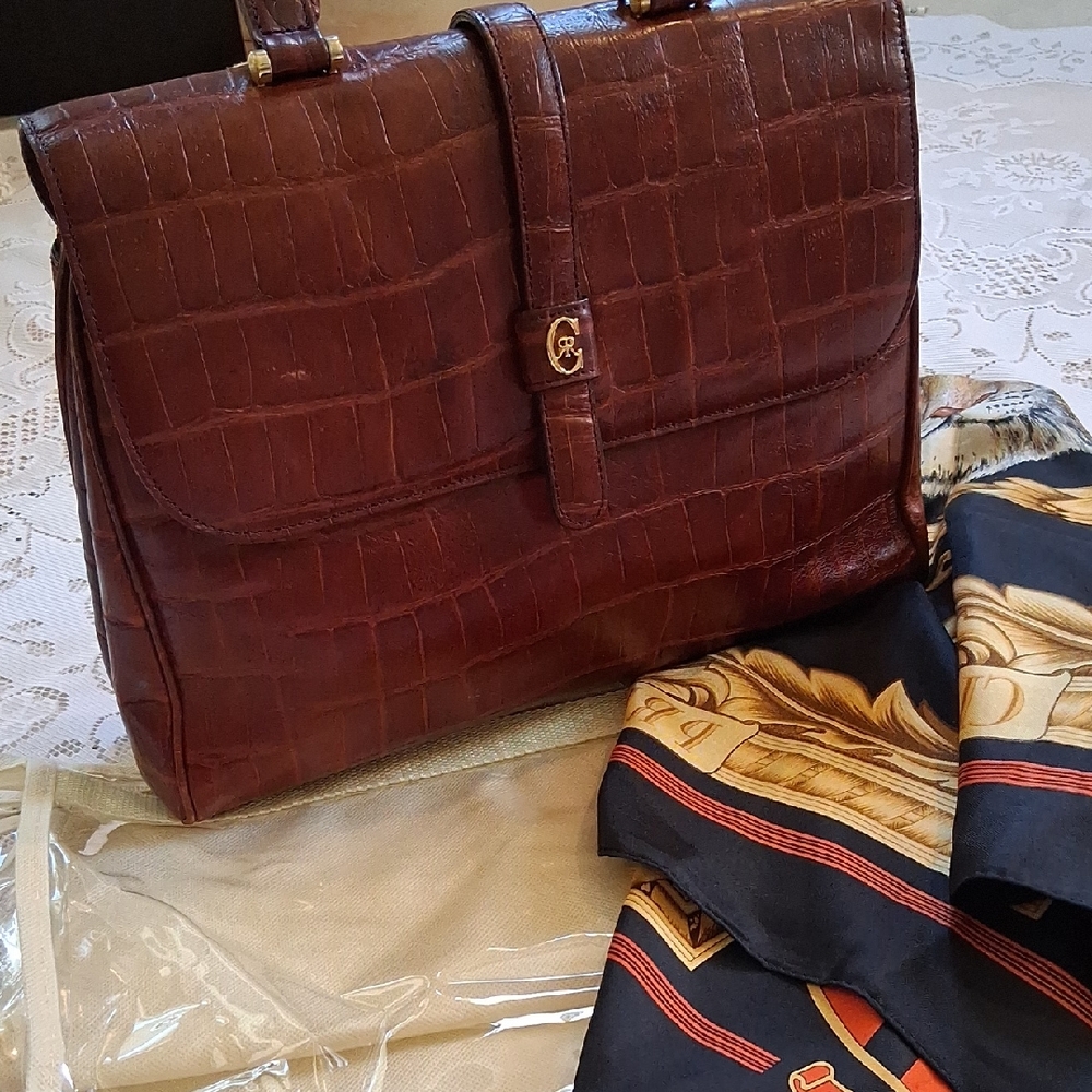 -Nino Cerriti Leather Handbag With Unbranded Dust Cover And Scarf